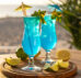 Blue Lagoon Cocktail und andere bunte Drinks